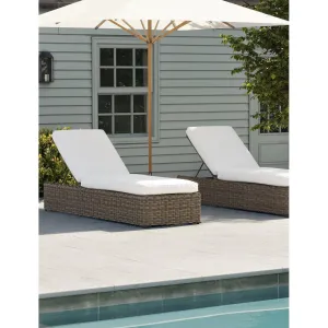 Skala Lounger - PE rattan
