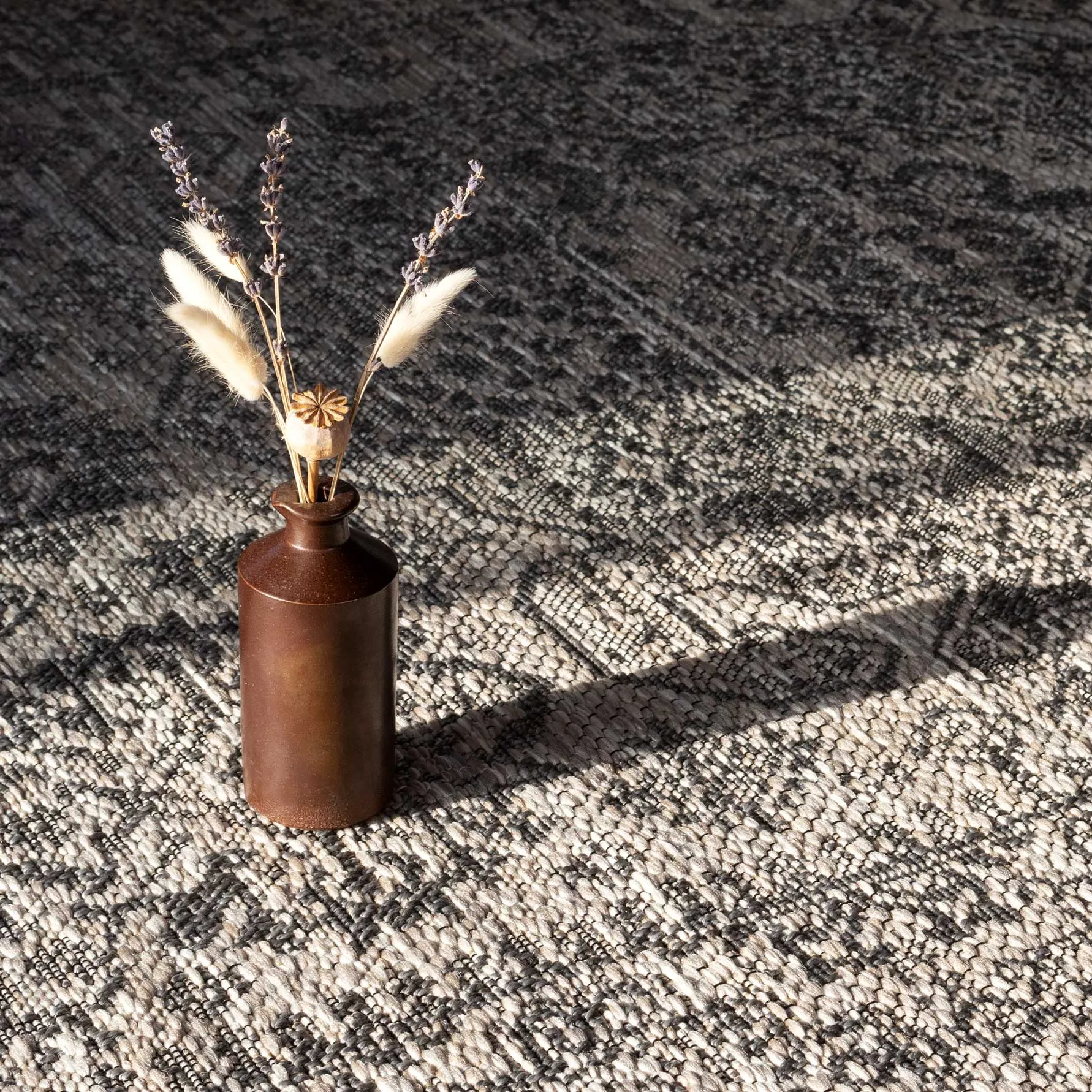 Traditional Textured Flatweave Indoor Outdoor Area Rug - Naylor